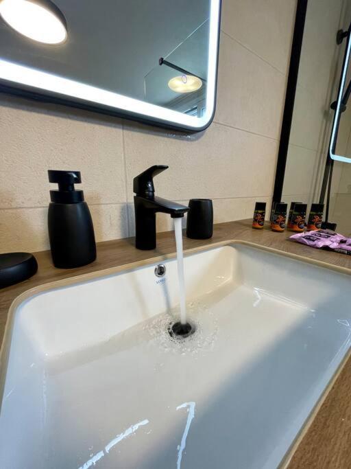 Villa Eftychia Serene Getaway With Hot Tub In A Quiet Location Kíssamos Exterior foto
