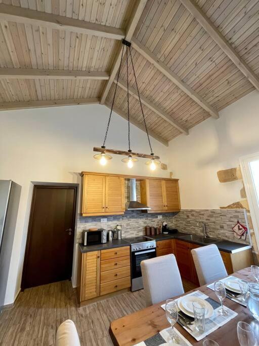 Villa Eftychia Serene Getaway With Hot Tub In A Quiet Location Kíssamos Exterior foto