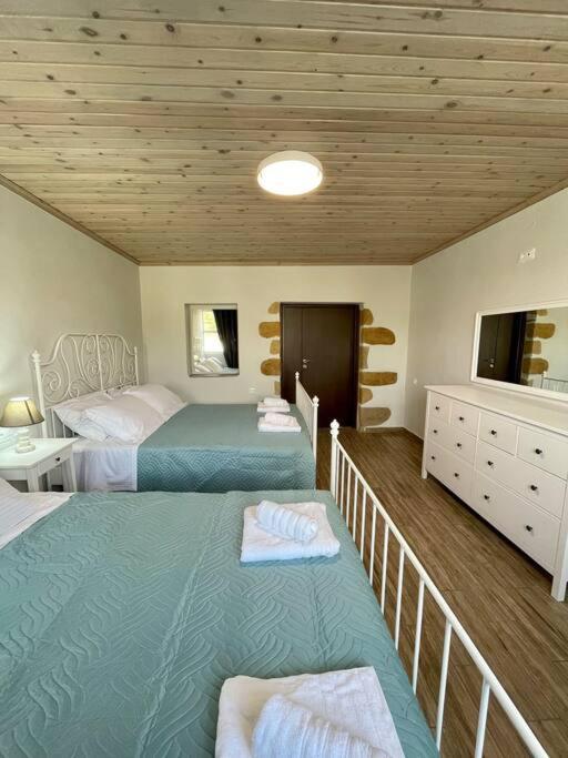 Villa Eftychia Serene Getaway With Hot Tub In A Quiet Location Kíssamos Exterior foto